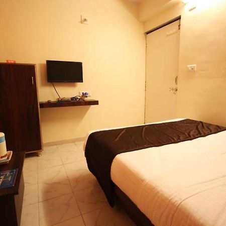 Hotel Raj Palace Ahmedabad Extérieur photo